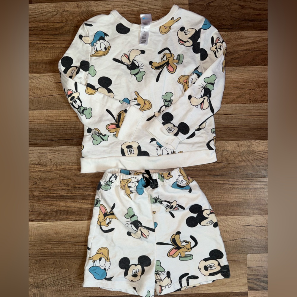 Disney Mickey & Friends Matching Set